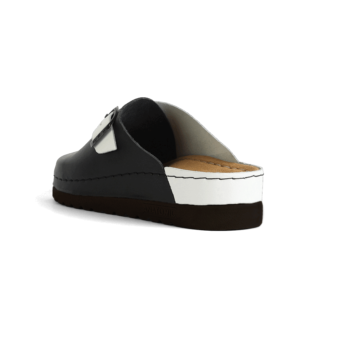 Priam Black & White