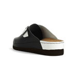 Priam Black & White