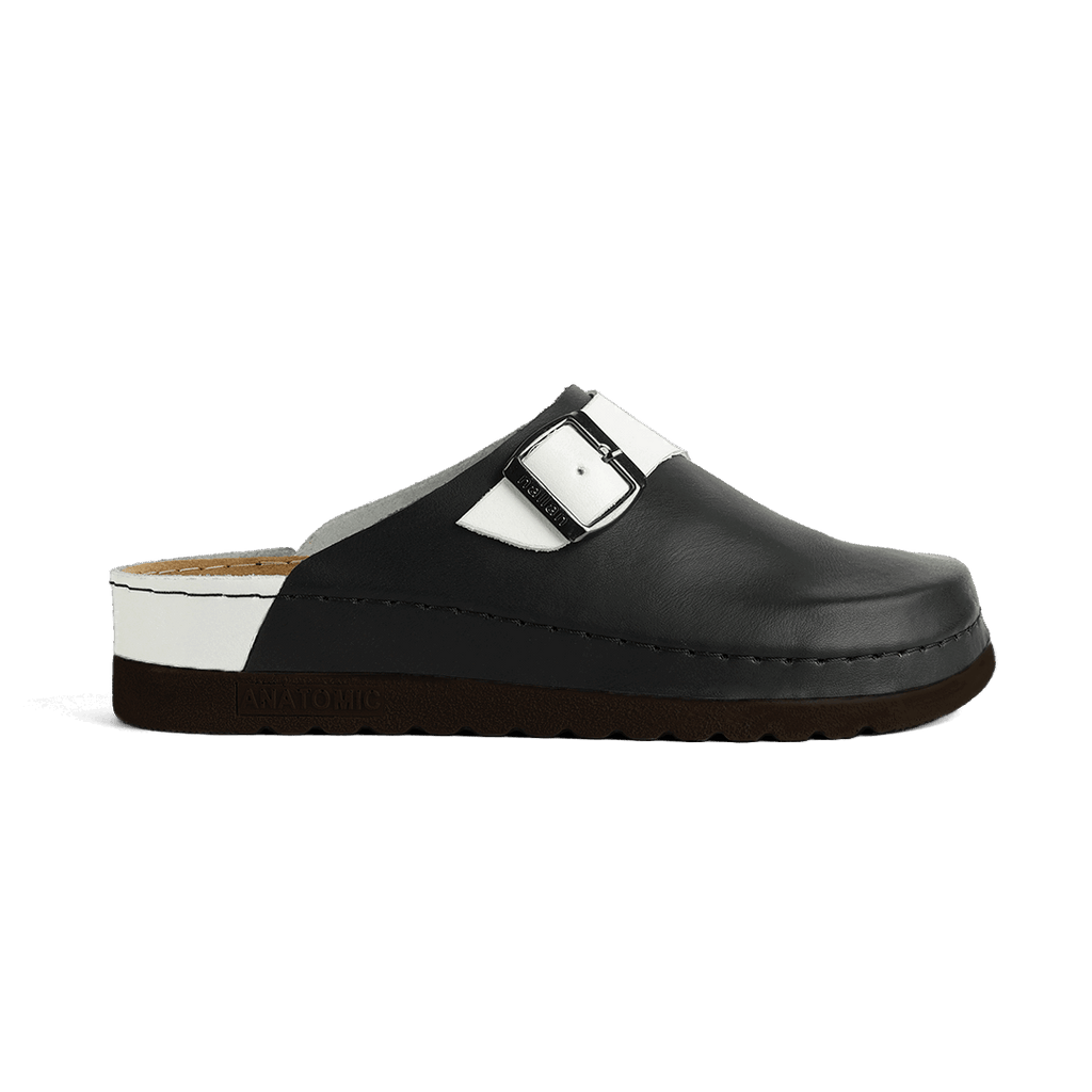 Priam Black & White